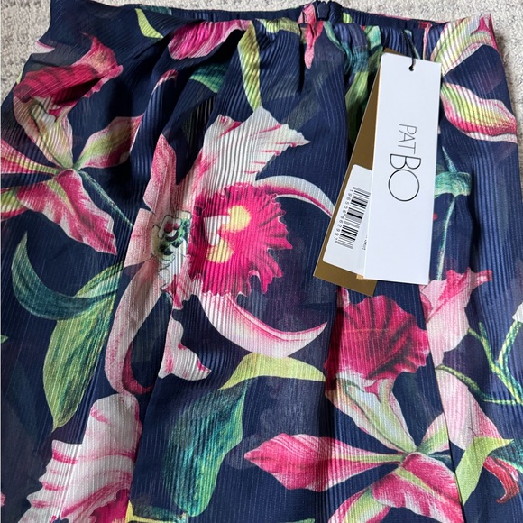 NWT | PatBO
Fringe Trim Sarong
Midnight, size 4 - Picture 3 of 9